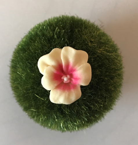 Cremefarbene Blume 2 ( 2 cm Durchmesser )